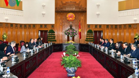Tiếp Chủ tịch Ngân hàng Thế giới  Jim Yong Kim, Tổng Bí thư Nguyễn Phú Trọng và Thủ tướng Nguyễn Tấn Dũng mong muốn Việt Nam tiếp tục nhận được sự hợp tác, đồng hành của Ngân hàng thế giới trong thực hiện thành công các mục tiêu phát triển của mình. (Thời sự chiều 23/02/2016)
