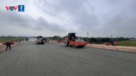 Tết không nghỉ trên công trường cao tốc Bắc Nam (qua Hà Tĩnh) 