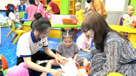 “Người mẹ Nhật” lặng lẽ gieo yêu thương đến bệnh nhi ung thư