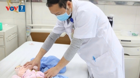 Phẫu thuật thành công cho bé gái 1 tháng tuổi bị teo mật bẩm sinh (27/02/2025)