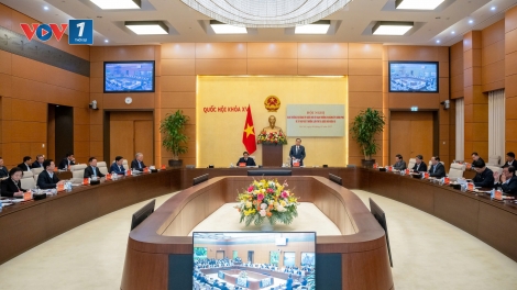 Chủ tịch Quốc hội: Tiếp tục đổi mới tư duy, tập trung cao độ cho sự phát triển của đất nước