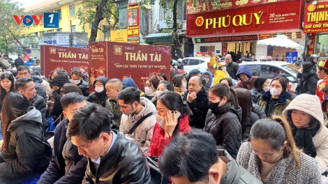 Giá vàng bật tăng ngày vía Thần Tài