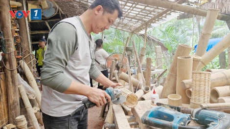 Thu nhập hàng trăm triệu đồng từ sản phẩm chế tác bằng tre