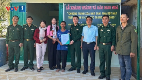 Xoá nhà tạm ở biên giới Kon Tum: Bộ đội biên phòng góp sức xây nhà giá trị cao hơn
