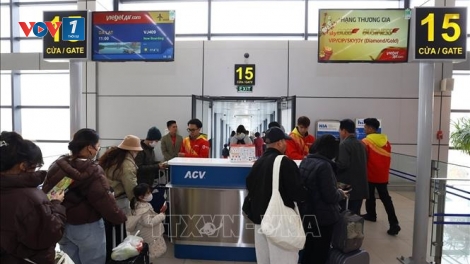 Sản lượng khách tăng cao, Cục Hàng không khuyến cáo hạn chế chậm, hủy chuyến