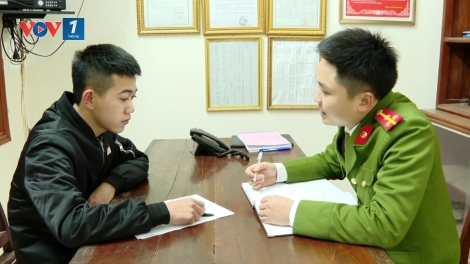 Ninh Bình: triệu tập nhóm đối tượng cầm hung khí "uy hiếp tình địch" trên sân bóng