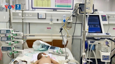 Cứu sống bé trai 7 tháng tuổi do biến chứng cúm A