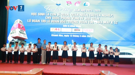Học bổng Vừ A Dính tiếp sức con em gia đình quân nhân
