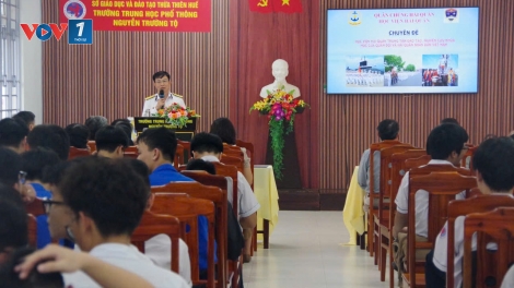 Tuyên truyền biển đảo cho hơn 2.000 cán bộ, giáo viên, học sinh thành phố Huế