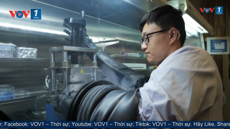 Trung Quốc phát triển thành công kim loại 2D mỏng hơn tóc người 200.000 lần