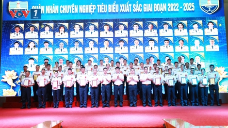 Vùng 4 Hải quân tuyên dương 50 quân nhân chuyên nghiệp tiêu biểu xuất sắc