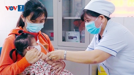 Khánh Hòa đã có 97,4% trẻ em từ 1-10 tuổi được tiêm vaccine phòng sởi (01/04/2025)