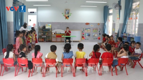 Thời sự 18h 25/4/2025: Thống nhất đề xuất miễn học phí cho trẻ Mầm non, học sinh phổ thông công lập