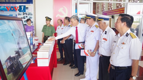 Vùng 2 Hải quân ôn lại truyền thống, tiếp bước cha anh