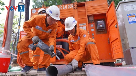 Tiếp lửa cho miền Nam, thắp lửa cho hoà bình