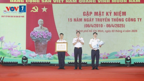 Cảng Tân cảng Hiệp Phước đón nhận Bằng khen của Bộ Quốc phòng