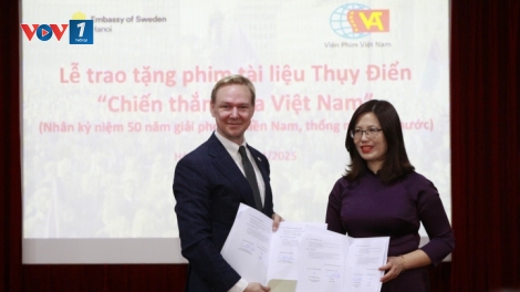 Thụy Điển trao tặng Việt Nam bộ phim về sự kiện lịch sử 30/4/1975