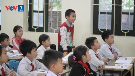Học sinh THCS, THPT học 2 buổi/ngày: Không thể đồng loạt, không thể ép buộc (11/04/2025)