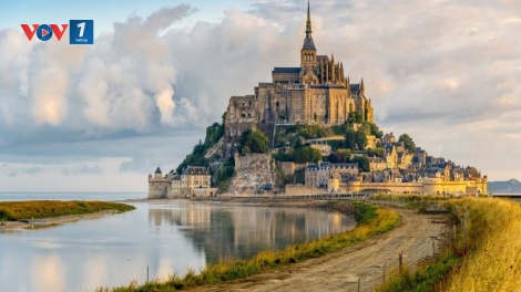Trải nghiệm đáng mơ ước của người dân trên đảo di sản Mont-Saint-Michel