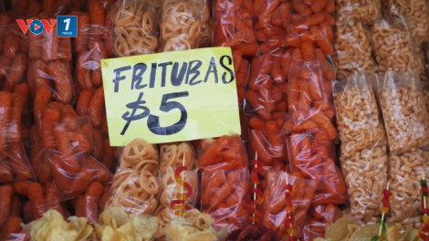 Mexico cấm bán đồ ăn vặt trong nỗ lực giải quyết cuộc khủng hoảng béo phì ở trẻ em
