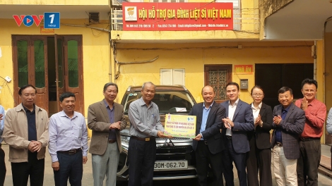 Hội Hỗ trợ gia đình liệt sĩ Việt Nam tiếp nhận xe vận chuyển hài cốt liệt sĩ