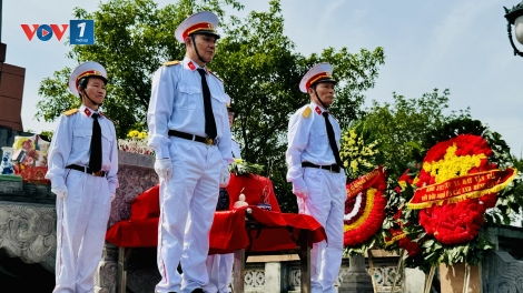 Đón, an táng hài cốt liệt sĩ Nguyễn Văn Thưởng về với đất mẹ