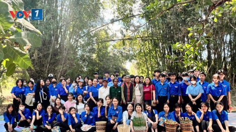 Thanh niên Jarai học theo lời Bác, đưa buôn làng phát triển