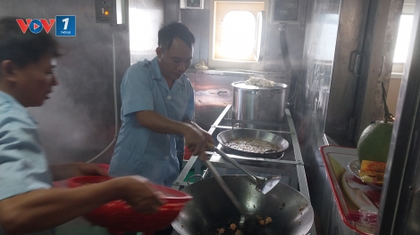 Chuyện những người lính hậu cần trên hải trình đến với Trường Sa