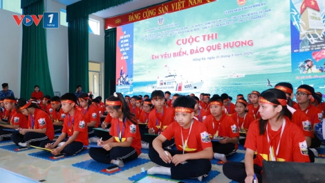 Giữ biển từ trong ý thức - Học sinh Hà Nội vẽ ước mơ về biển đảo