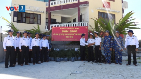 Kiểm tra các âu tàu, làng chài ở Trường Sa với nhiệm vụ sát cánh cùng ngư dân