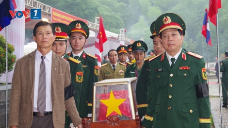 Truy điệu, an táng 21 hài cốt liệt sĩ Việt Nam hy sinh tại Lào
