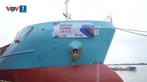 Ra mắt tuyến vận tải đường biển-sông nội địa mới Mekong Express.