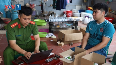 Thời sự 21h30 8/5/2025: Triệt phá cơ sở sản xuất mỹ phẩm giả số lượng cực lớn tại Bắc Giang