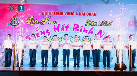 Trao 10 giải liên hoan “Tiếng hát binh nhì, Vũ điệu binh nhì” Vùng 4 Hải quân
