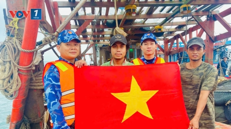 Hải đội 102: Gieo niềm tin từ những lá cờ tổ quốc giữa biển khơi