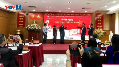 Phó Thủ tướng Thường trực dự Lễ ra mắt Tủ sách điện tử Chủ tịch Hồ Chí Minh