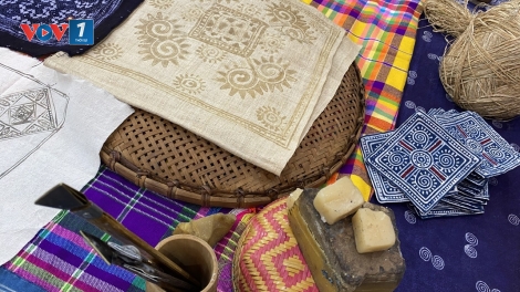 Giữ màu di sản