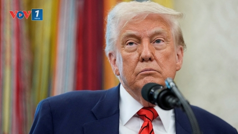 Tổng thống Trump gây sức ép lên các công ty sản xuất điện thoại thông minh