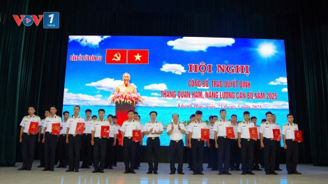 Lữ đoàn 146, Vùng 4 Hải quân trao tặng Huy hiệu 30 năm tuổi Đảng và trao quyết định thăng quân hàm