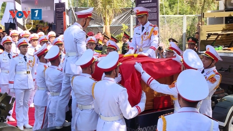 Lễ an táng nguyên Chủ tịch nước Trần Đức Lương tại quê nhà Quảng Ngãi