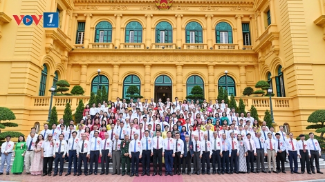 Thời sự 12h 20/6/2025: Chủ tịch nước Lương Cường gặp mặt 150 nhà báo tiêu biểu