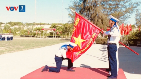 Trang nghiêm lễ tuyên thệ chiến sĩ mới Vùng 4 Hải quân