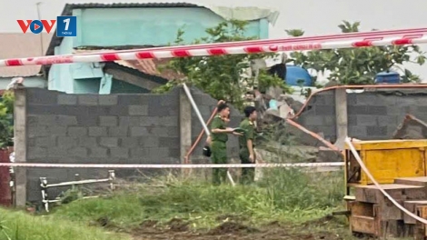 Mưa lớn làm sập hàng rào, hai bà cháu tử vong thương tâm