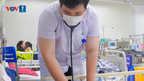 Thiếu niên 15 tuổi phải nhập viện cấp cứu vì tái sử dụng thuốc lá điện tử (Ngày 7/6/2025)