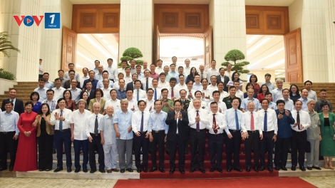 Thời sự 21h30 19/6/2025: Phát huy truyền thống 100 năm với "tâm sáng, lòng trong, bút sắc"
