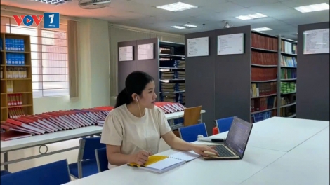 Cô gái khiếm thị trở thành sinh viên tiêu biểu, thanh niên sống đẹp 