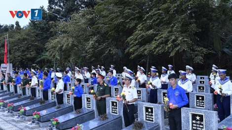 Tuổi trẻ Vùng 2 Hải quân thắp sáng tri ân, bồi đắp lý tưởng