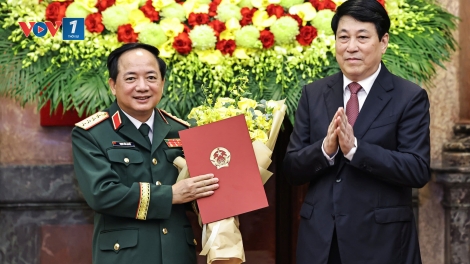Chủ tịch nước chủ trì lễ trao quyết định thăng quân hàm, cấp bậc hàm Đại tướng, Thượng tướng