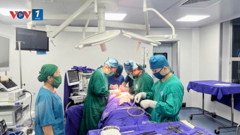 Bác sĩ tuyến đảo xuyên đêm giành sự sống cho bệnh nhân sốc đa chấn thương