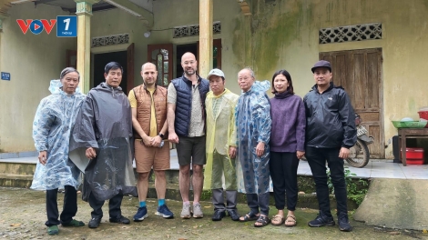 Hành trình kỳ diệu tìm về mộ ông ngoại tại Khe Sanh của một người cháu đến từ nước Pháp